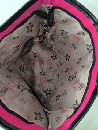 Bolso Tote Fucsia con Detalles Cuero Negro