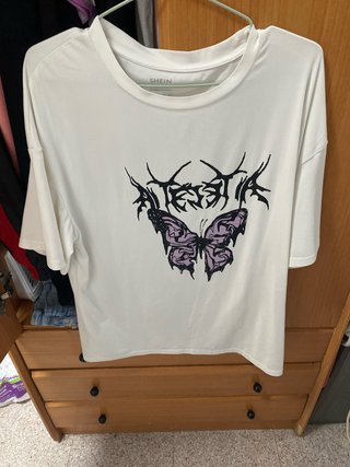 Camiseta SHEIN mariposa talla única