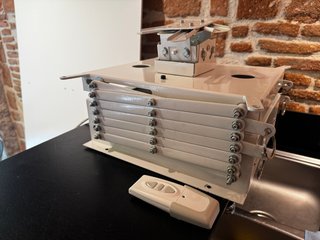 Soporte Eléctrico de Techo para Proyector