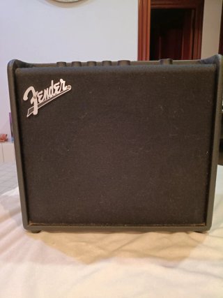 Amplificador Fender Mustang LT25