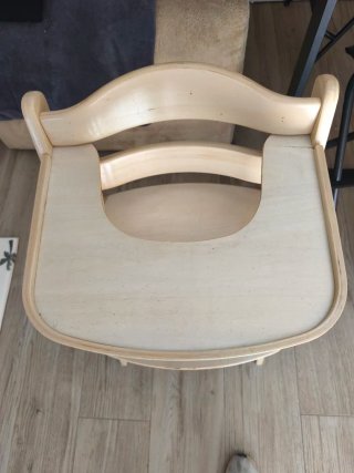 Trona de madera para bebé