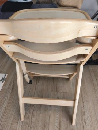 Trona de madera para bebé