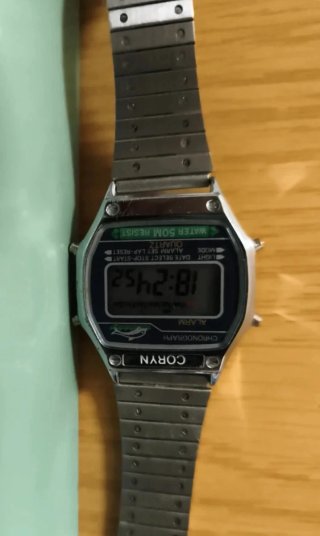 Reloj Coryn Digital LCD Vintage