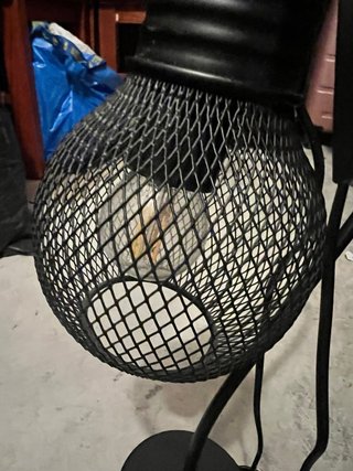 Candeeiro de mesa preto metal