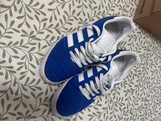 Adidas Clásicas Azul Marino Rayas Blancas