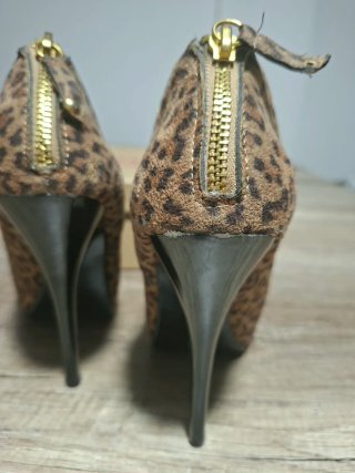 Botines leopardo peep toe tacón