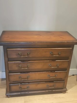 Cómoda de madera