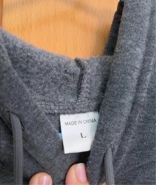 Sudadera gris con logo CK One