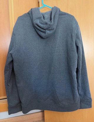 Sudadera gris con logo CK One