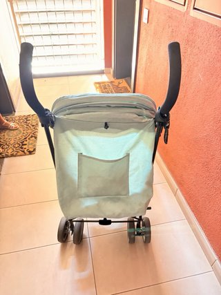 Sillita de paseo ligera. freno no funciona
