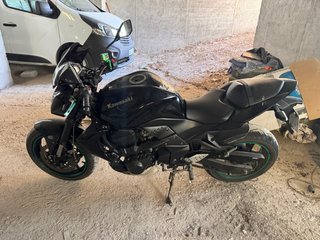 Kawasaki Z750 Naked Negra