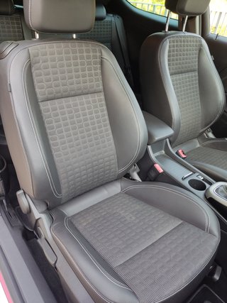 Opel Astra J GTC con llantas de 20"