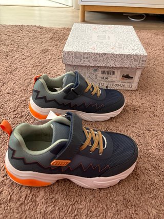 Zapatillas con luces para niño talla 32