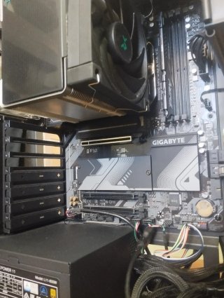 PC AMD Ryzen 8700G 16GB DDR5 2TB SSD