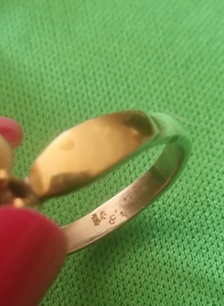 Anello con pietra