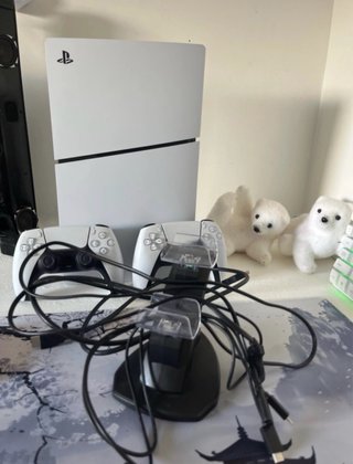 PlayStation 5 con 2 mandos - como nuevo