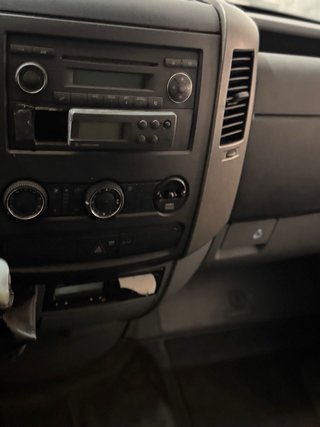 Camion Mercedes-Benz Sprinter y se carroza agusto