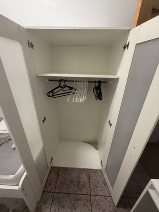 Armario Blanco con Puertas de plastico simil crist
