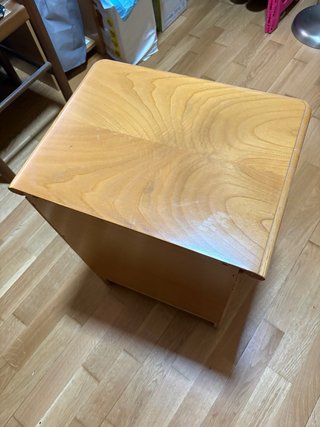Cama individual de madera con somier