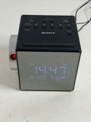 Radio Reloj Despertador SONY ICF C1 PJ