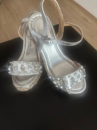 Sandalias de cuña Pikolinos plateadas