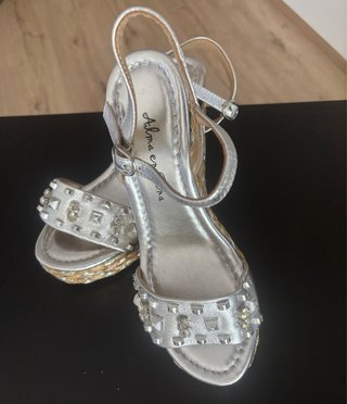 Sandalias de cuña Pikolinos plateadas