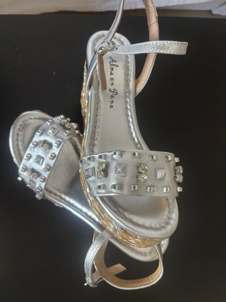 Sandalias de cuña Pikolinos plateadas