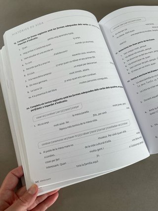 A punt A1 + A2 Curs de català : llibre d'exercicis