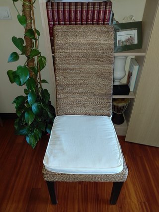 Lote de 4 Sillas de Comedor de Ratán