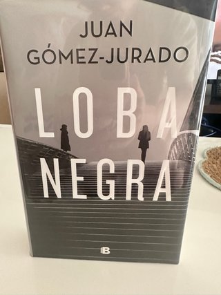 Trilogia reina roja, loba negra, rey blanco