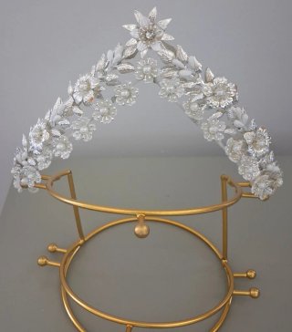 Tocado Novia Tiara Flores Perlas Plata
