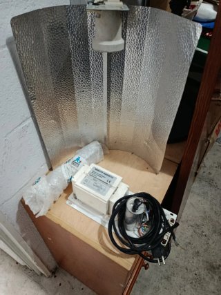 Foco de Cultivo con Reflector y Balastro