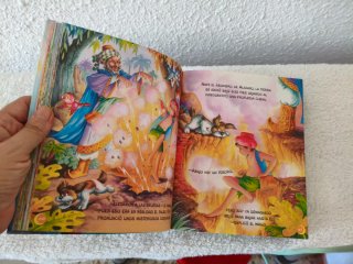 Libro de cuentos clásicos, Susaeta. Sin estrenar