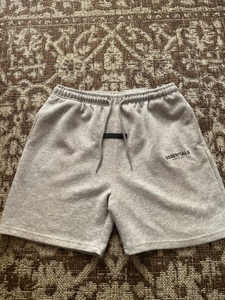 Pantalón corto Essentials gris