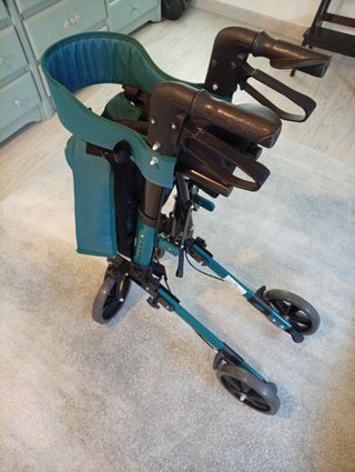 Andador con asiento para personas mayores