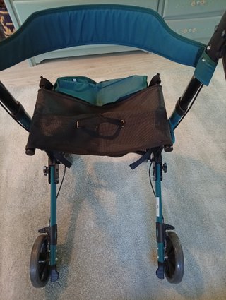 Andador con asiento para personas mayores