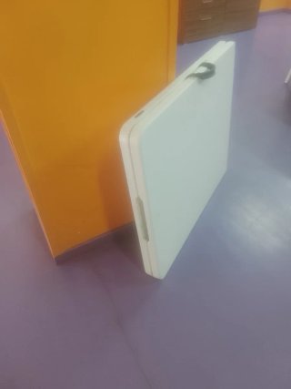 Mesa Plegable LIFETIME Blanca , con 4 sillas