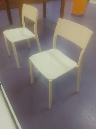 Mesa Plegable LIFETIME Blanca , con 4 sillas