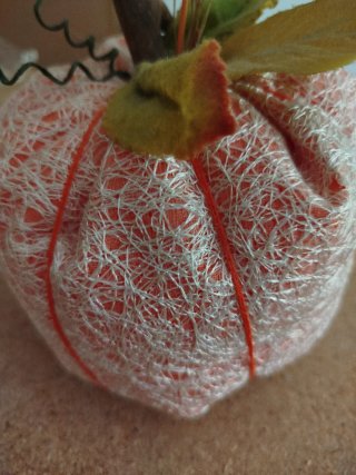 Calabaza decorativa hecha a mano