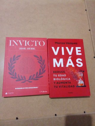 2 libros de marcos Vázquez