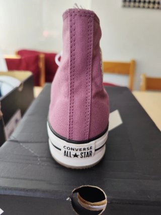 Converse All Star rosas con flores