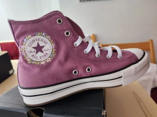 Converse All Star rosas con flores