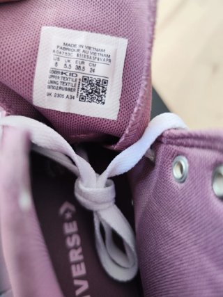 Converse All Star rosas con flores