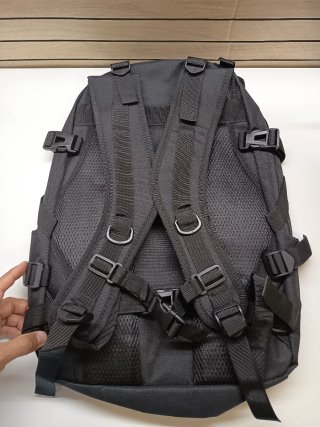 Mochila de montaña negra