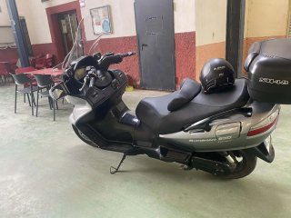 Suzuki Burgman 650.permuto por furgoneta pequeña