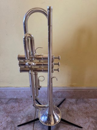 Trompeta Yamaha YTR2330S + accesorios