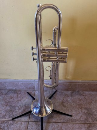 Trompeta Yamaha YTR2330S + accesorios