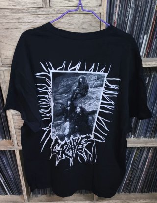 GRAVE INTO THE GRAVE CAMISETA DEATH METAL