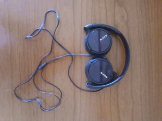 Auriculares Sony con Cable Negros