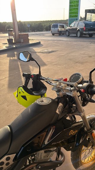 Rieju Tango 125cc Enduro Negra edicion limitada,